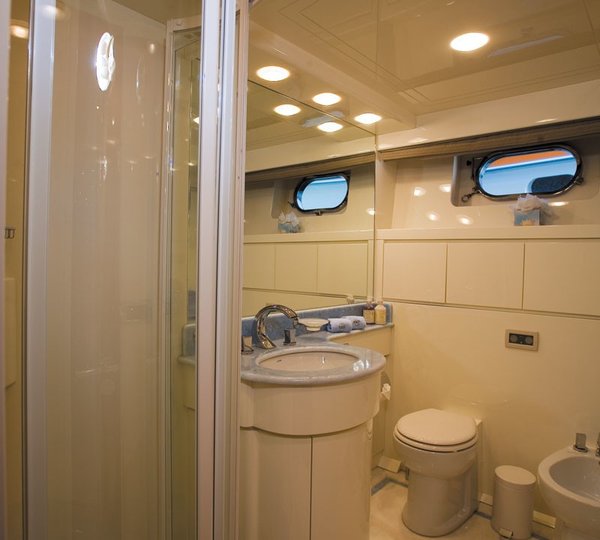 The 30m Yacht POWDERMONKEY OF LONDON