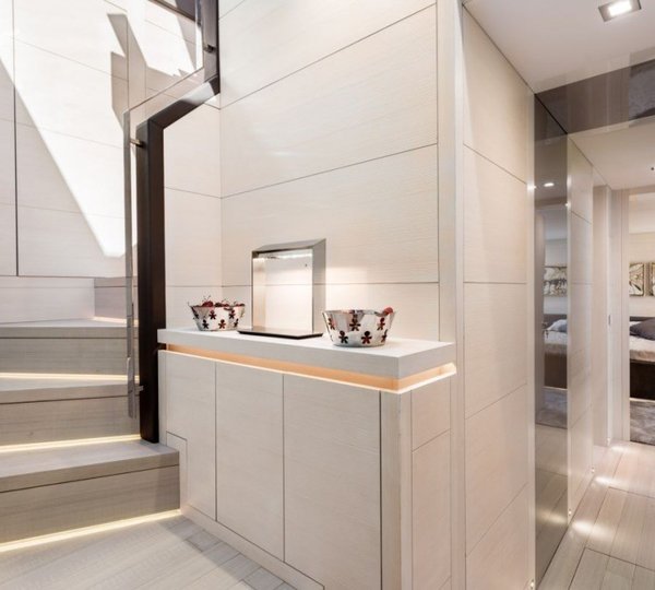 The 30m Yacht SPECTRE