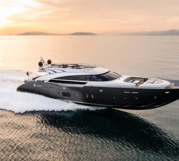 The 30m Yacht SPECTRE