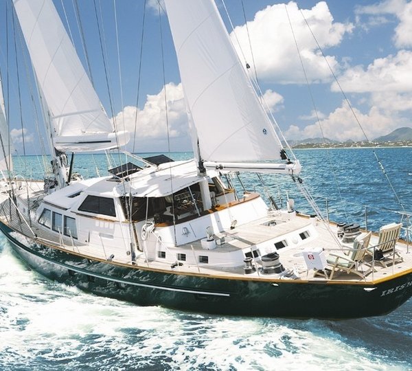 The 30m Yacht SUNDAY MORNING