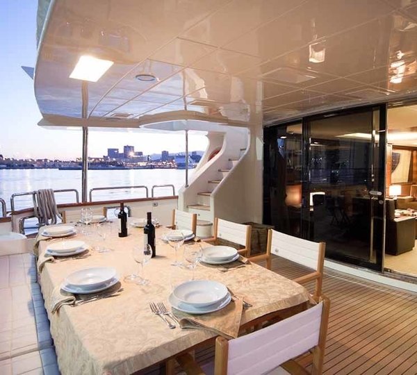 Alfresco dining at dusk