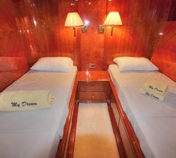 The 32m Yacht DREAM YACHT