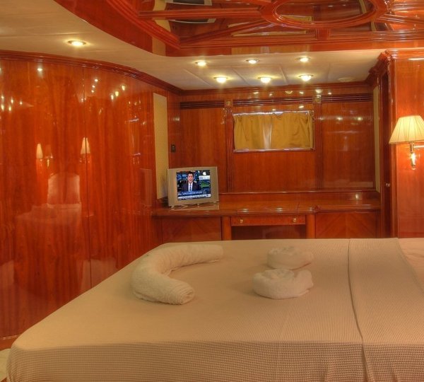 The 32m Yacht DREAM YACHT