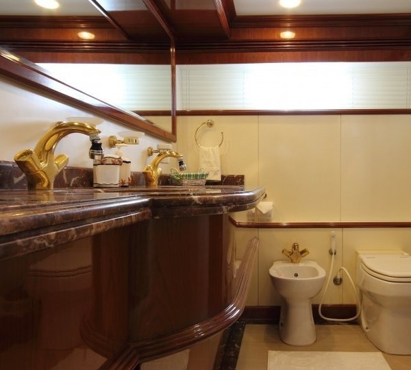 The 32m Yacht DREAM YACHT