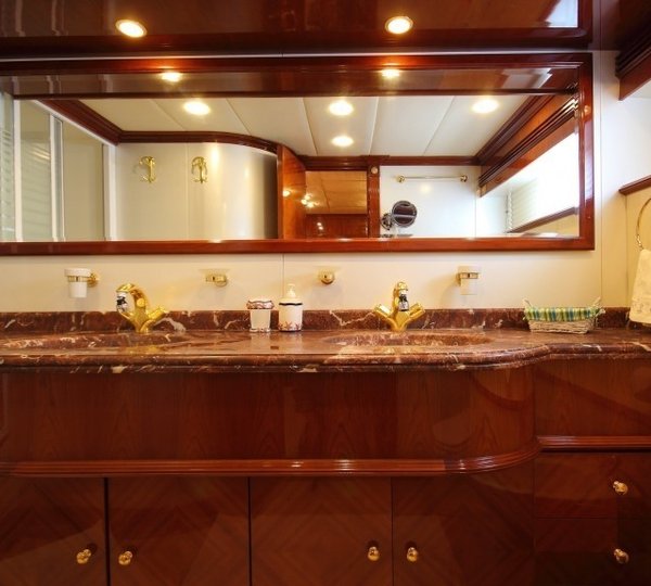 The 32m Yacht DREAM YACHT