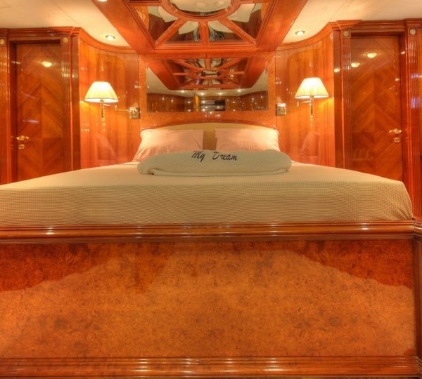 The 32m Yacht DREAM YACHT