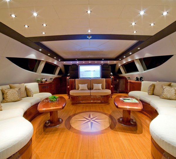 Mangusta 105 Yacht (the sistership - Hells Bells)