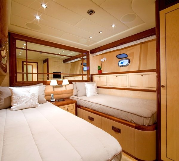 Mangusta 105 Yacht (the sistership - Hells Bells)