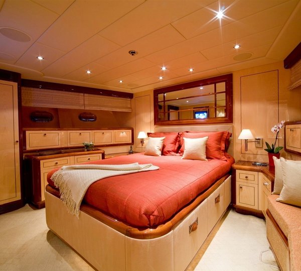 The 32m Yacht HELLS BELLS