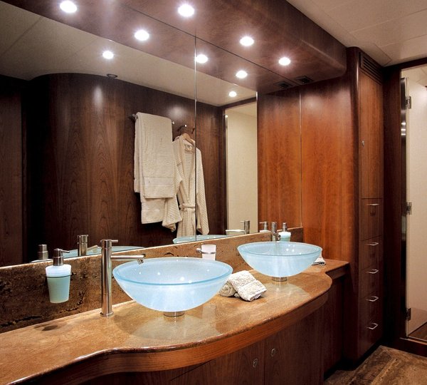 The 32m Yacht LAYAZULA