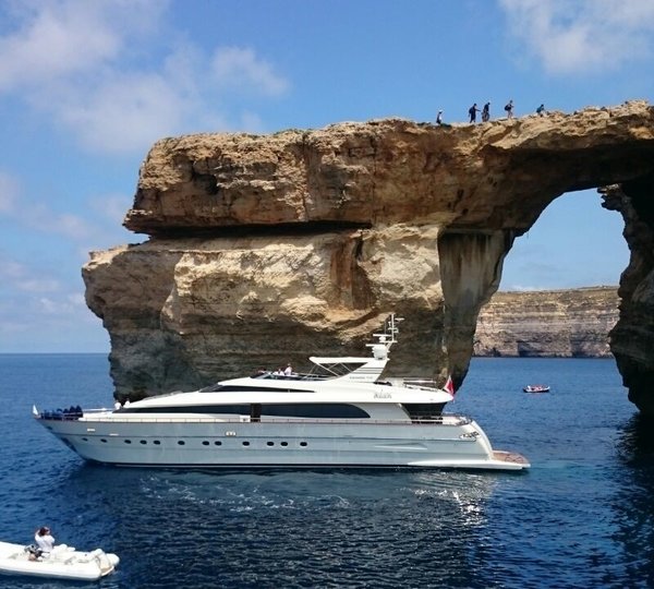 The 32m Yacht LAYAZULA