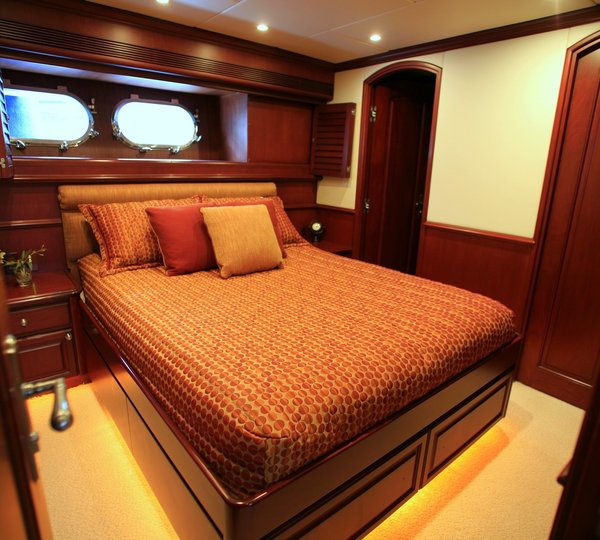 The 32m Yacht REFLECTIONS