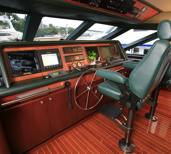 The 32m Yacht REFLECTIONS