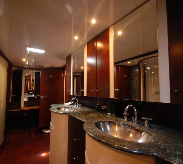 The 32m Yacht ROSINANTE OF NOTIKA