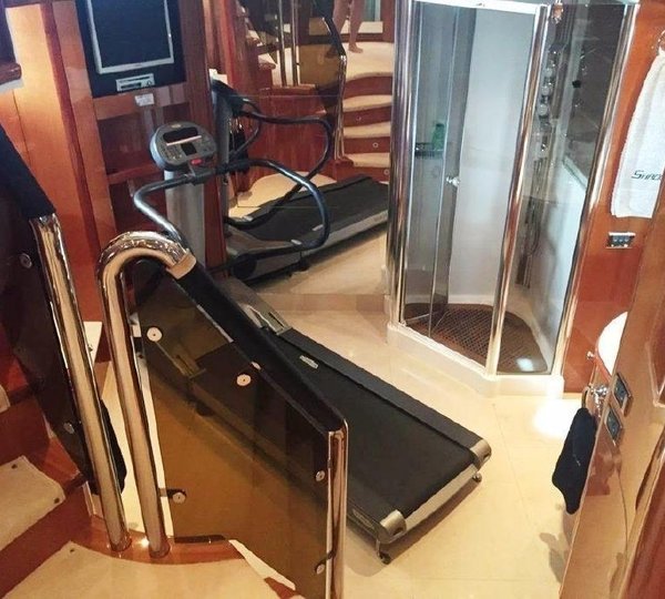 The 32m Yacht SHADOW