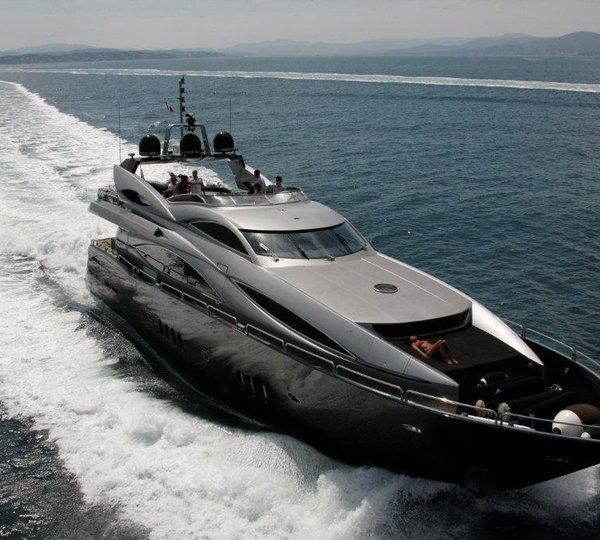 The 32m Yacht SHADOW