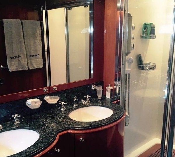 The 32m Yacht SHADOW