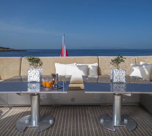 aft deck seating