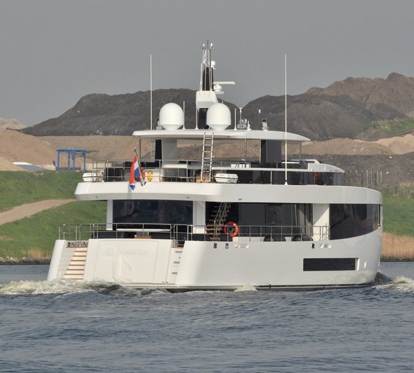 The 33m Yacht MOON SAND TOO