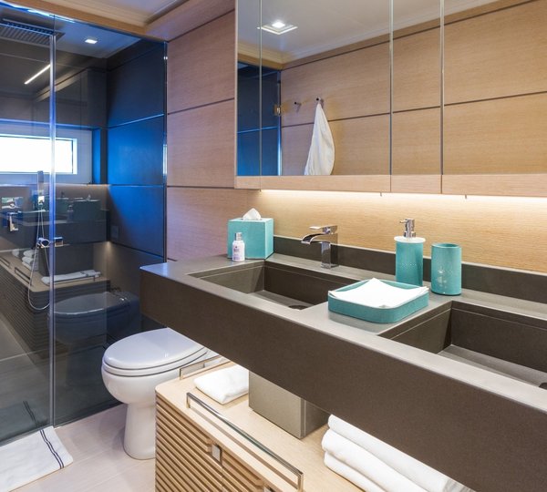 The 33m Yacht NARVALO