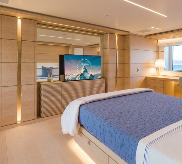 The 33m Yacht NARVALO