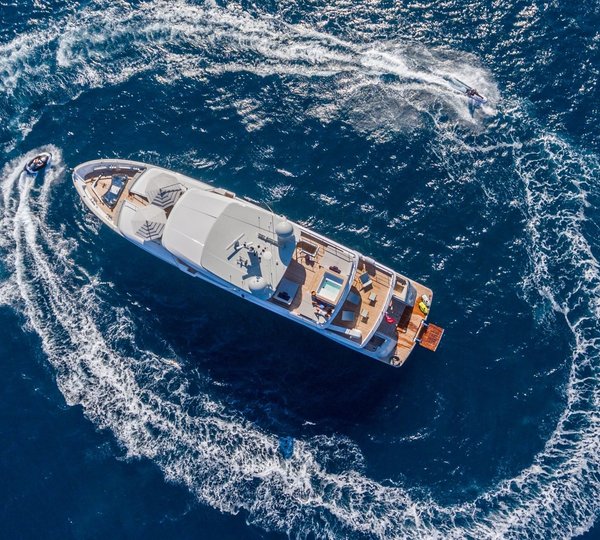 The 33m Yacht NARVALO