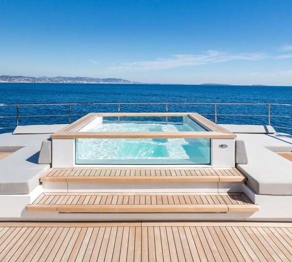 The 33m Yacht NARVALO