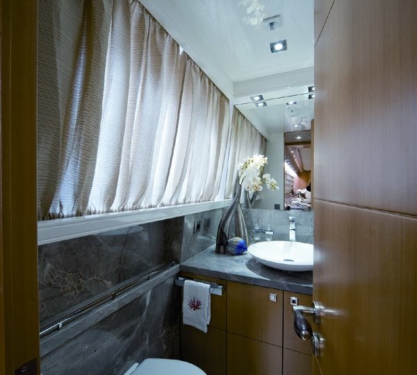 The 33m Yacht RAMINA