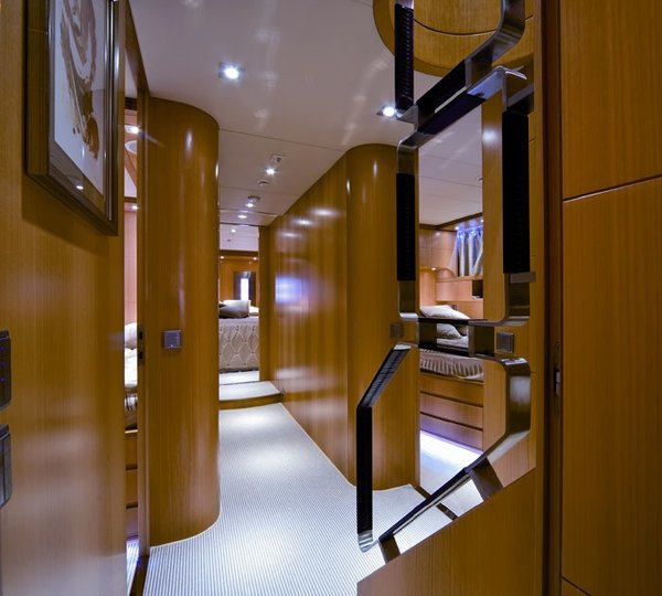 The 33m Yacht RAMINA