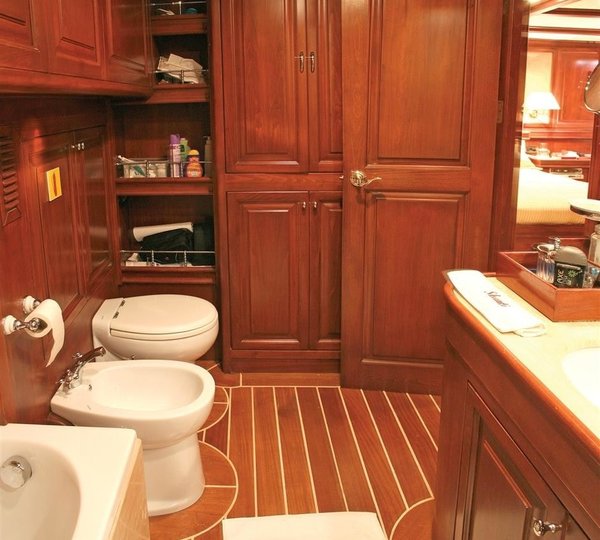 The 33m Yacht SHANTI