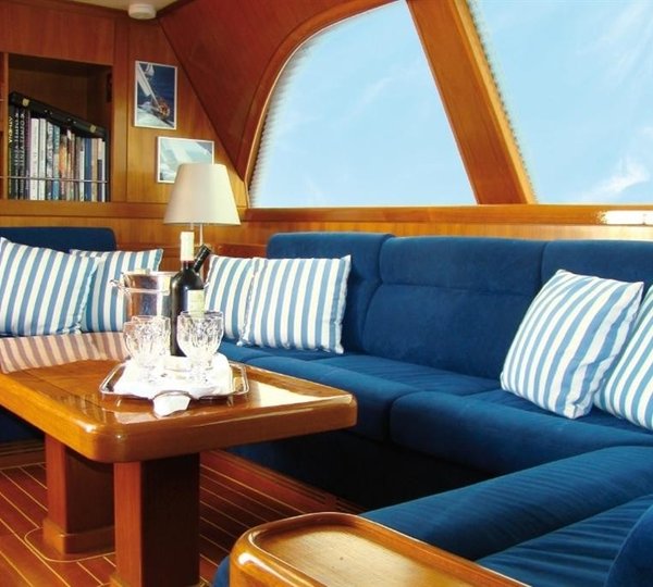 The 34m Yacht HIGHLAND BREEZE