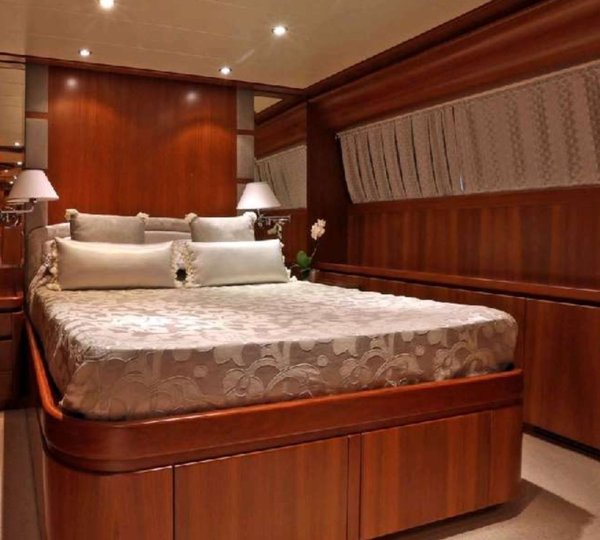 The 34m Yacht SUMMER DREAMS