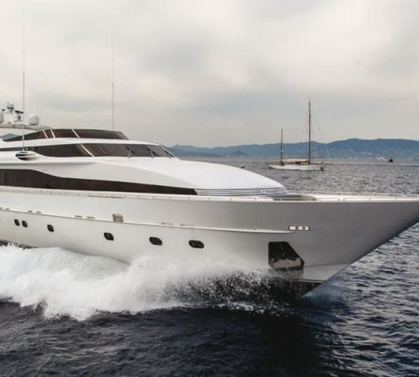 The 34m Yacht SUMMER DREAMS