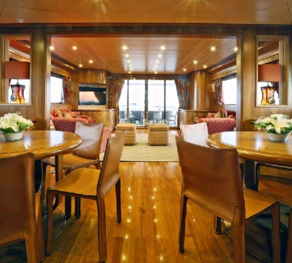 The 34m Yacht SUMMER DREAMS