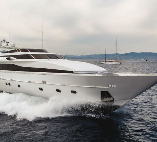 The 34m Yacht SUMMER DREAMS