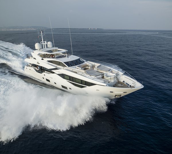 The 35m Yacht FLEUR