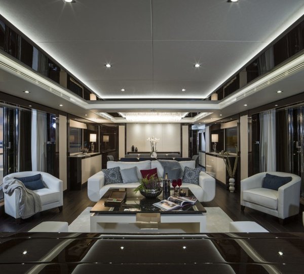 The 35m Yacht FLEUR