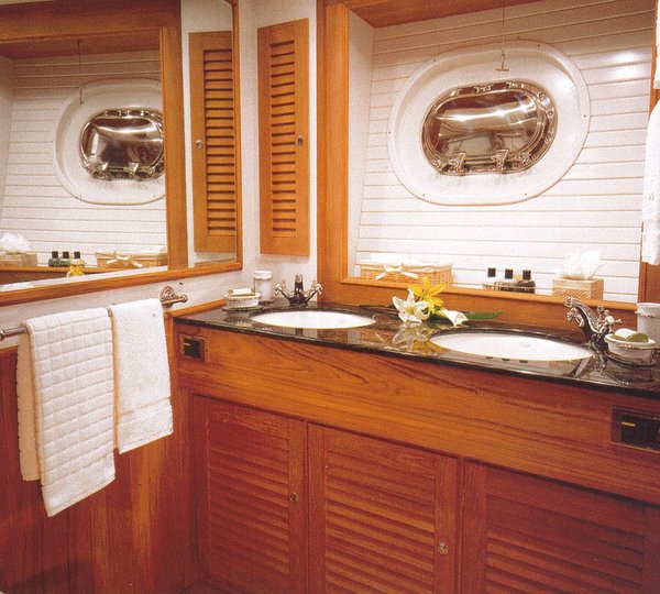 The 35m Yacht MANUTARA