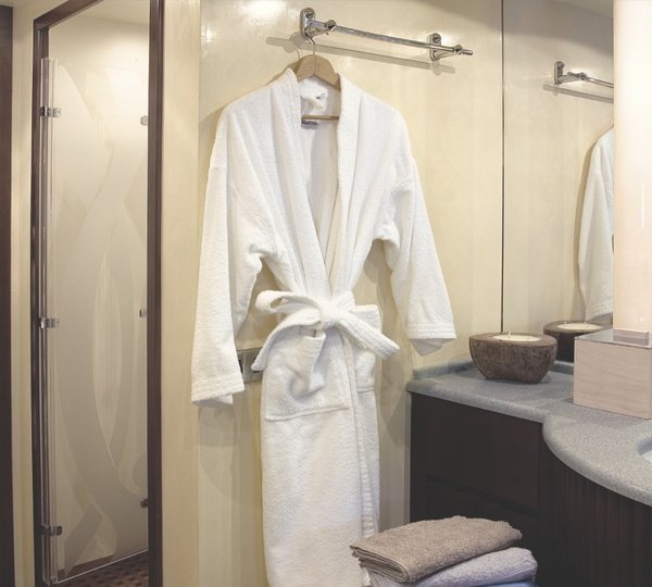 Bath On Board Yacht LET IT BE