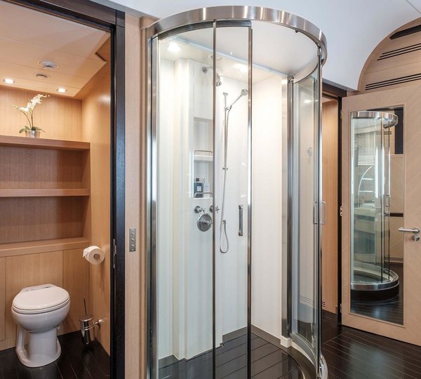 The 36m Yacht MIDNIGHT SUN