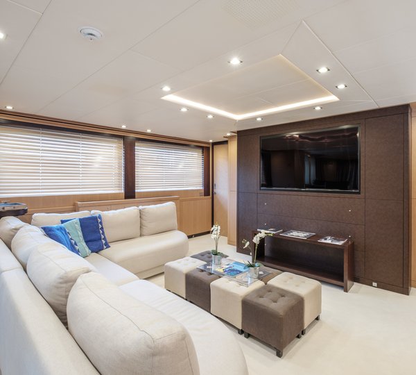 The 36m Yacht MIDNIGHT SUN