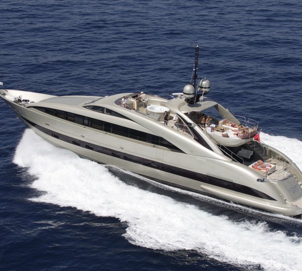 Cruising Aboard Yacht MIDNIGHT SUN