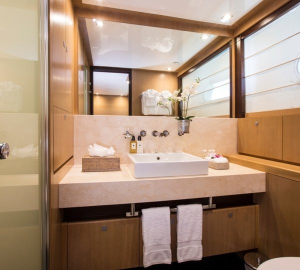 The 36m Yacht MIDNIGHT SUN