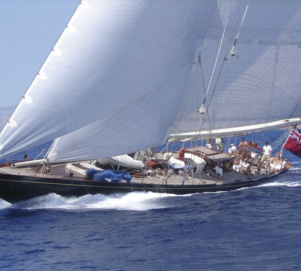 Cruising On Yacht SHAMROCK V