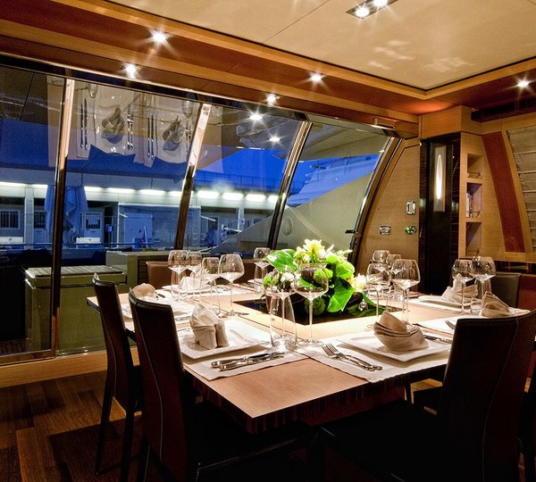 Eating/dining Saloon On Yacht VANQUISH