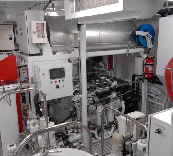 The 37m Yacht PERLE BLEUE