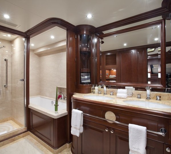 The 37m Yacht RED ANCHOR