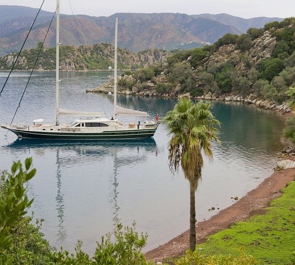 The 37m Yacht SAILING NOUR