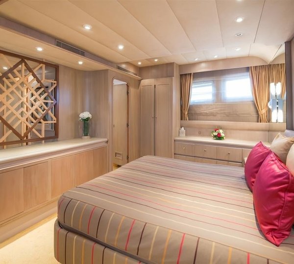 The 38m Yacht CHEETAH MOON