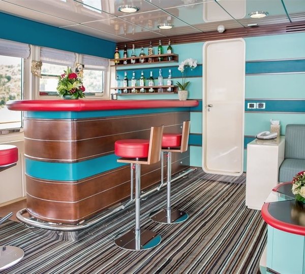 The 38m Yacht CHEETAH MOON